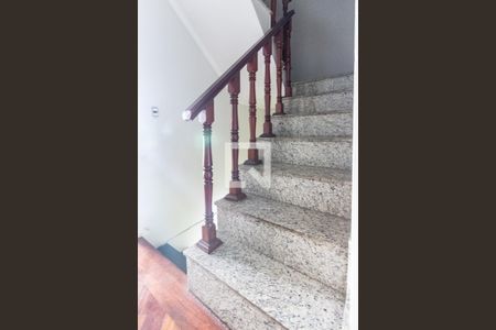 Escada de casa para alugar com 3 quartos, 175m² em Mandaqui, São Paulo