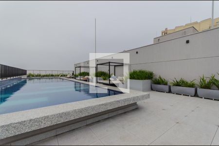 Studio para alugar com 30m², 1 quarto e sem vaga Studio para alugar com 30m², 1 quarto e sem vagaÁrea comum - Piscina