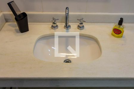 Casa à venda com 409m², 4 quartos e 6 vagasBanheiro da Suíte 4