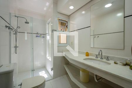 Casa à venda com 409m², 4 quartos e 6 vagasBanheiro da Suíte 3