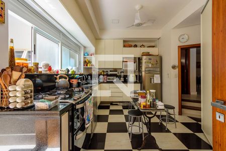 Casa à venda com 409m², 4 quartos e 6 vagasCozinha