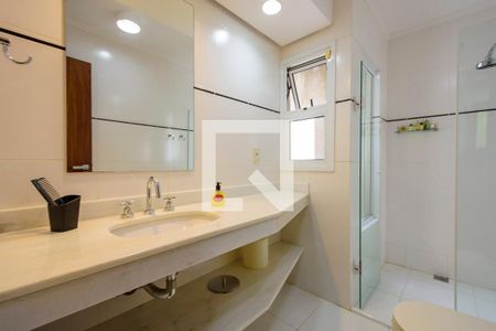 Casa à venda com 409m², 4 quartos e 6 vagasBanheiro da Suíte 4