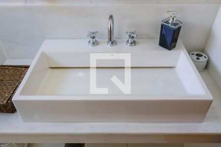 Casa à venda com 409m², 4 quartos e 6 vagasBanheiro da Suíte 2