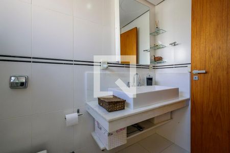 Casa à venda com 409m², 4 quartos e 6 vagasBanheiro da Suíte 2