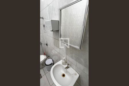 Casa à venda com 134m², 5 quartos e 2 vagas Casa à venda com 134m², 5 quartos e 2 vagasBanheiro