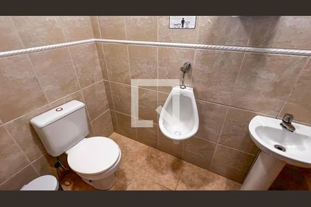 Casa à venda com 134m², 5 quartos e 2 vagas Casa à venda com 134m², 5 quartos e 2 vagasBanheiro 2