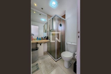 Apartamento à venda com 80m², 2 quartos e 1 vaga Apartamento à venda com 80m², 2 quartos e 1 vagaBanheiro da Suíte 2