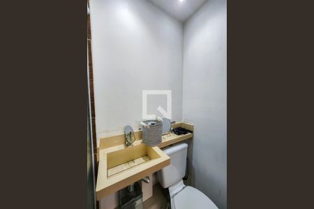 Apartamento à venda com 80m², 2 quartos e 1 vaga Apartamento à venda com 80m², 2 quartos e 1 vagaBanheiro da Suíte 1