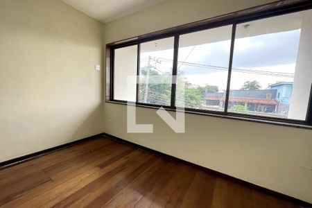 Quarto de casa para alugar com 3 quartos, 200m² em Parque Pauliceia, Duque de Caxias
