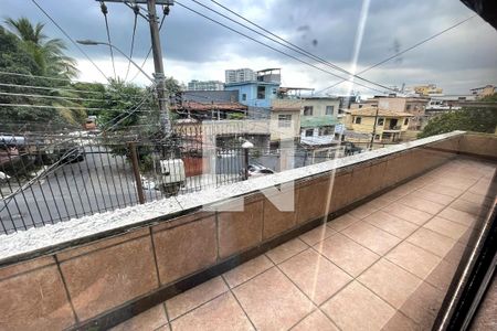 Varanda de casa para alugar com 3 quartos, 200m² em Parque Pauliceia, Duque de Caxias