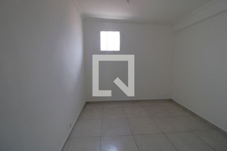 Quarto 2 de casa para alugar com 2 quartos, 120m² em Vila Campo Grande, São Paulo