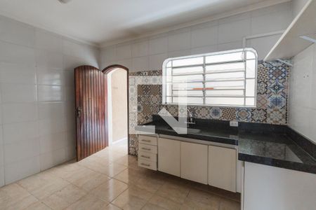 Cozinha de casa para alugar com 2 quartos, 123m² em Santa Teresinha, São Paulo