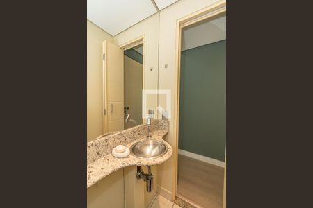 Lavabo de apartamento para alugar com 1 quarto, 72m² em Cambuí, Campinas