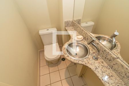 Lavabo de apartamento para alugar com 1 quarto, 72m² em Cambuí, Campinas
