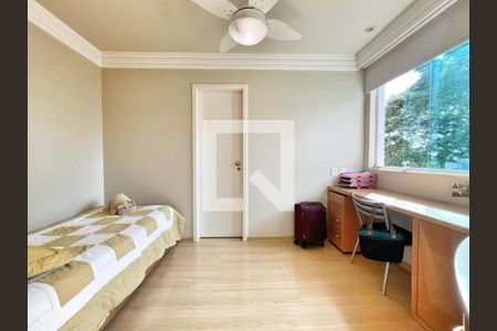 Casa à venda com 450m², 5 quartos e 4 vagasQuarto