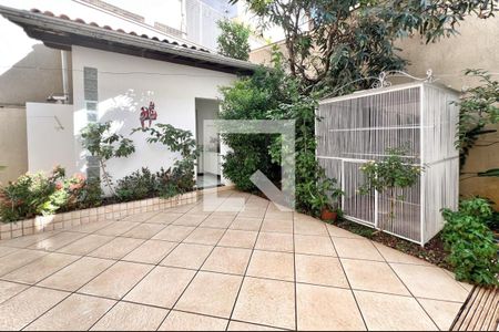 Casa à venda com 450m², 5 quartos e 4 vagasÁrea Externa