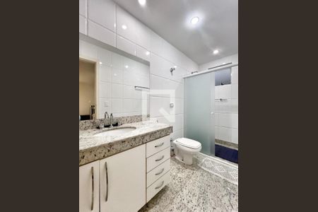 Casa à venda com 450m², 5 quartos e 4 vagasBanheiro