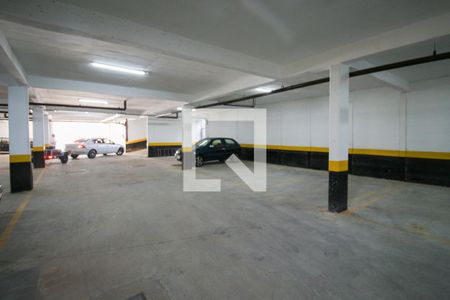 Apartamento à venda com 38m², 2 quartos e 1 vaga Apartamento à venda com 38m², 2 quartos e 1 vagaÁrea comum / Estacionamento
