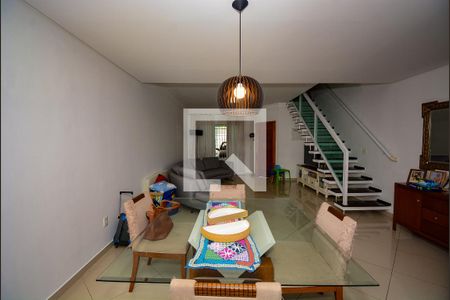 Sala de Jantar de casa à venda com 3 quartos, 178m² em Jardim Calux, São Bernardo do Campo