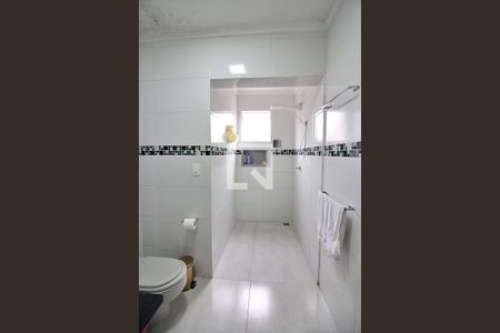Casa à venda com 200m², 2 quartos e 3 vagasQuarto 1 - Suíte Banheiro