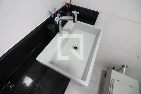 Casa à venda com 200m², 2 quartos e 3 vagasQuarto 1 - Suíte Banheiro