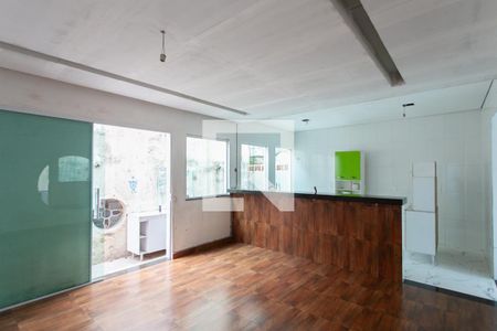 Sala de casa à venda com 4 quartos, 110m² em Santa Terezinha, Belo Horizonte