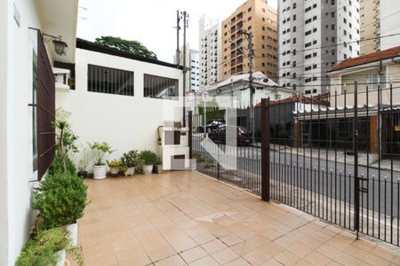 Casa à venda com 220m², 4 quartos e 5 vagas Casa à venda com 220m², 4 quartos e 5 vagasEntrada