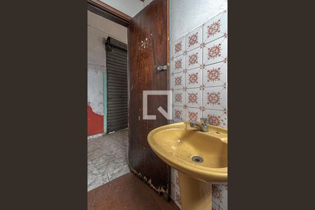 Casa à venda com 375m², 2 quartos e 2 vagasbanheiro no salão_3