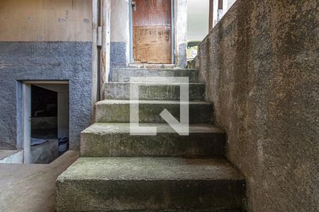 Casa à venda com 375m², 2 quartos e 2 vagasacesso ao salão e a garagem_1