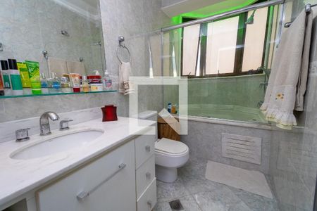 Apartamento à venda com 147m², 3 quartos e 2 vagasBanheiro da Suíte