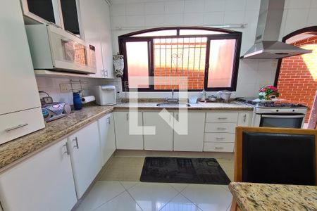 Casa para alugar com 234m², 3 quartos e 2 vagasCozinha (casa de baixo)