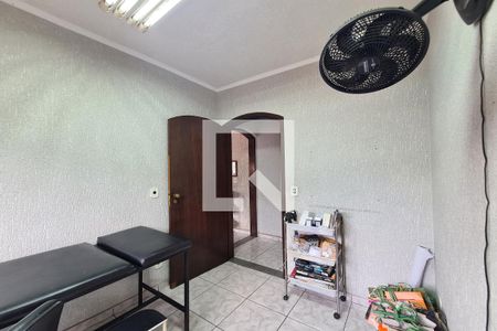 Casa para alugar com 234m², 3 quartos e 2 vagasQuarto (casa de cima)