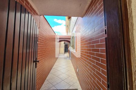 Casa para alugar com 234m², 3 quartos e 2 vagasCorredor