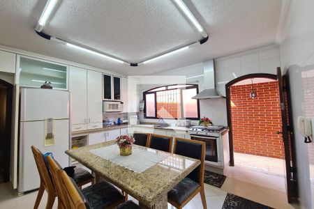 Casa para alugar com 234m², 3 quartos e 2 vagasCozinha (casa de baixo)