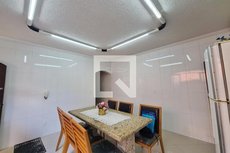 Casa para alugar com 234m², 3 quartos e 2 vagasCozinha (casa de baixo)