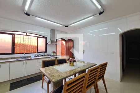 Casa para alugar com 234m², 3 quartos e 2 vagasCozinha (casa de baixo)