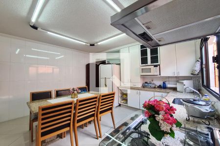 Casa para alugar com 234m², 3 quartos e 2 vagasCozinha (casa de baixo)