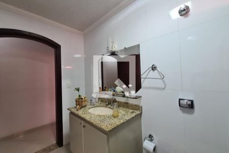 Casa para alugar com 234m², 3 quartos e 2 vagasBanheiro (casa de baixo)