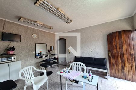 Casa para alugar com 234m², 3 quartos e 2 vagasSala (casa de cima)