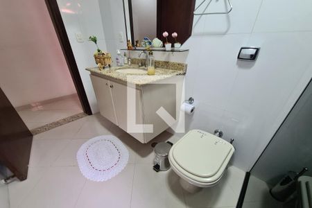 Casa para alugar com 234m², 3 quartos e 2 vagasBanheiro (casa de baixo)