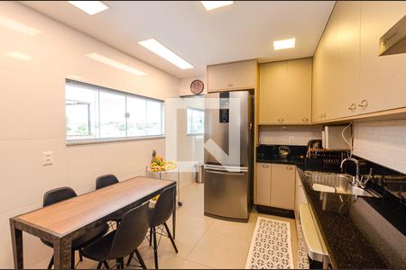 Casa de condomínio à venda com 364m², 3 quartos e 2 vagas Casa de condomínio à venda com 364m², 3 quartos e 2 vagasCozinha