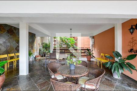 Casa de condomínio à venda com 364m², 3 quartos e 2 vagas Casa de condomínio à venda com 364m², 3 quartos e 2 vagasÁrea externa
