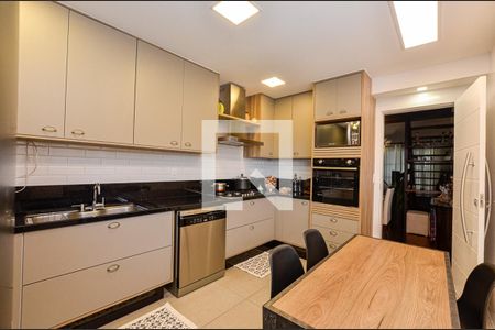 Casa de condomínio à venda com 364m², 3 quartos e 2 vagas Casa de condomínio à venda com 364m², 3 quartos e 2 vagasCozinha