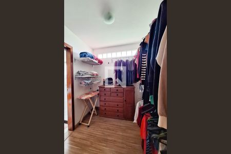 Casa à venda com 160m², 4 quartos e 3 vagasSuíte 2