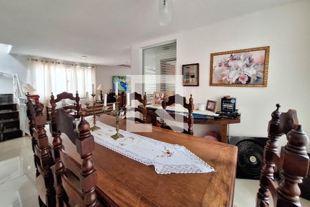 Sala de casa à venda com 4 quartos, 160m² em Itaipu, Niterói