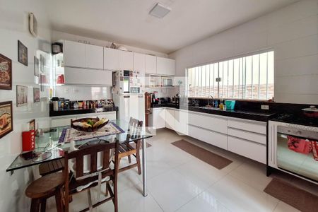 Casa à venda com 160m², 4 quartos e 3 vagasCozinha