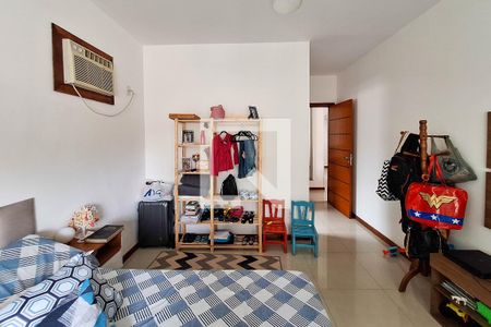 Casa à venda com 160m², 4 quartos e 3 vagasSuíte 3