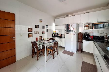 Casa à venda com 160m², 4 quartos e 3 vagasCozinha