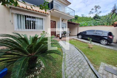 Casa à venda com 160m², 4 quartos e 3 vagasFachada