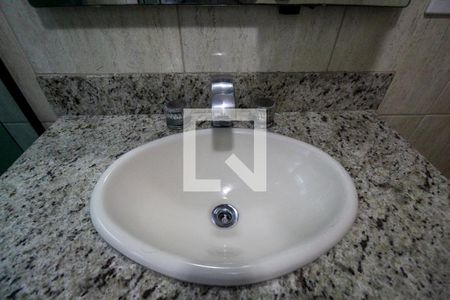 Casa à venda com 160m², 3 quartos e 2 vagasBanheiro